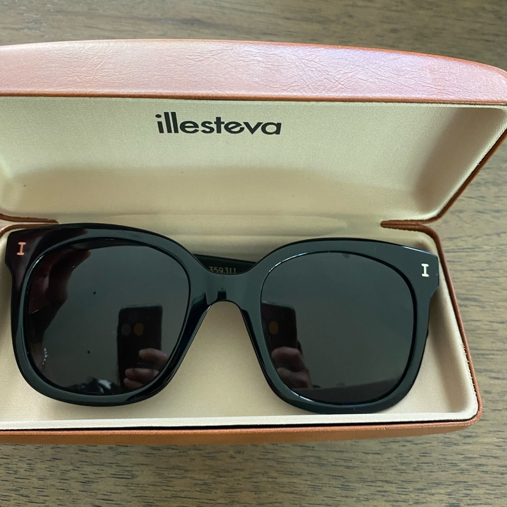 Valencia Illesteva sunglasses
